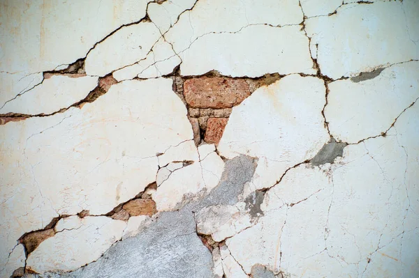 Textura Abstrata Fundo Parede Cimento Rebocada Quebrada Com Pedreiros Vermelhos — Fotografia de Stock