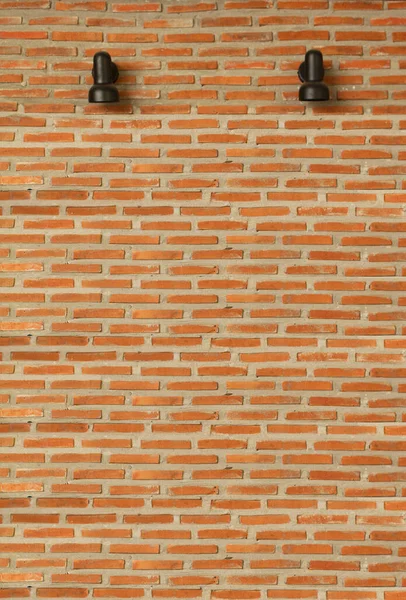 Brick Wall Rust Color z lampą na zewnątrz. — Zdjęcie stockowe