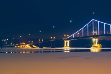 şehrin gece köprü