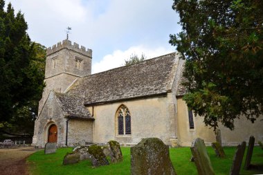 Kilise Aziz Meryem Kilisesi Lechlade Cotswold bölgesinde yakınındaki Buscot Virging