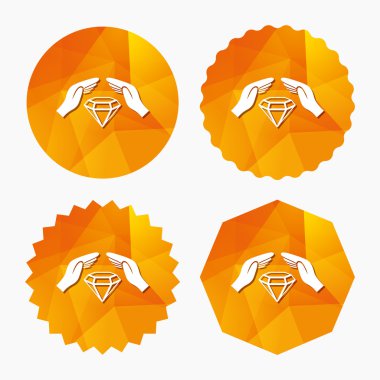 Takı sigorta işareti. Eller elmas korumak.