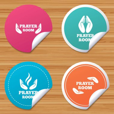 Eller kutsal kişilerin resmi ile dua