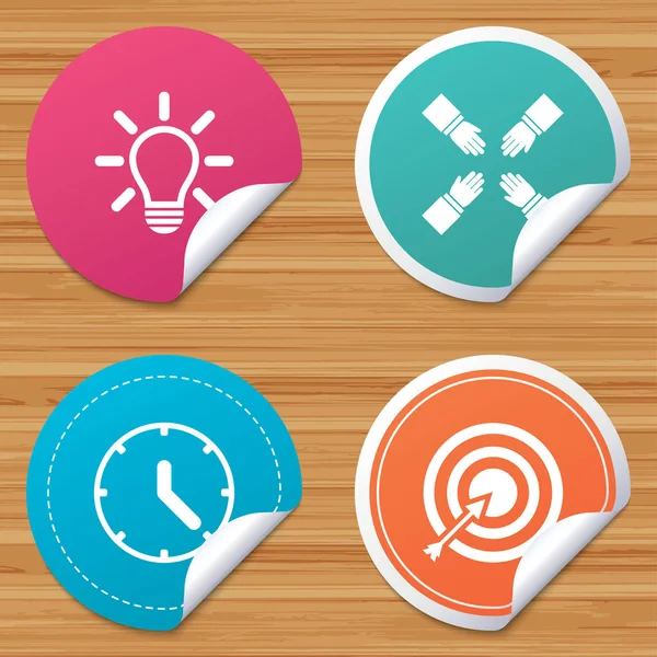 lamba fikir ve saat saat. Hedef amaç.