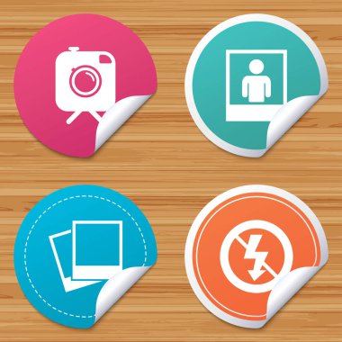 fotoğraf kamera simgesi. birden parlamak ışık yok.