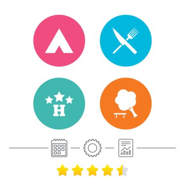 Gıda, otel, kamp çadır ve ağaç işaretleri.