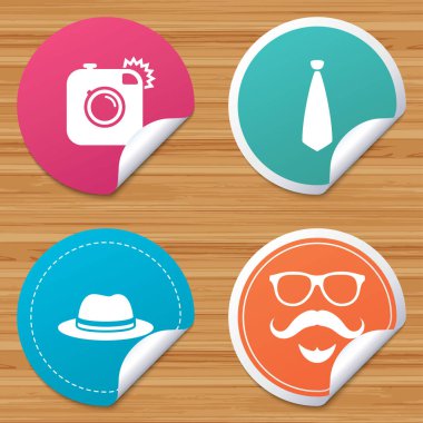 Daire rozetleri ile kıvrık köşe