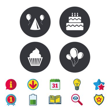 Doğum günü partisi. Pasta, balon, şapka ve muffin.