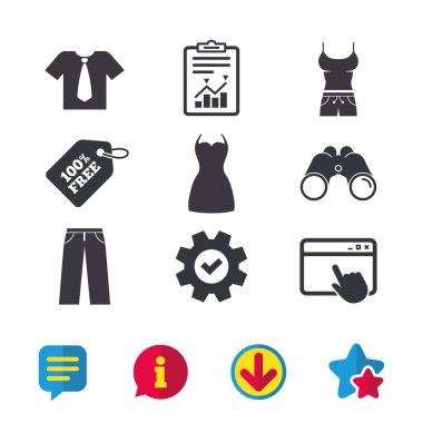 Kravat ve pantolon ile T-shirt