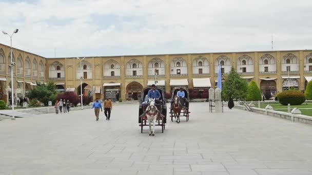 Isfahan Imam Square paseos en carruajes — Vídeo de stock