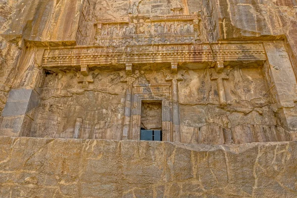 Persepolis koninklijke graftombes gevel — Stockfoto