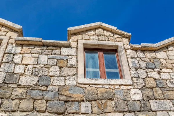 Casa finestra Tucepi — Foto Stock