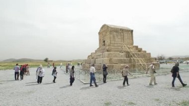 Pasargad büyük Cyrus mezar