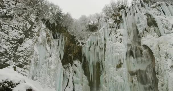 Plitvice lakes waterfall detail — Stock Video