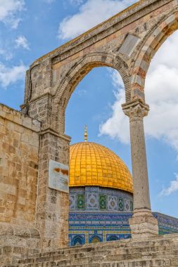 Rock Temple Mount bir kubbe