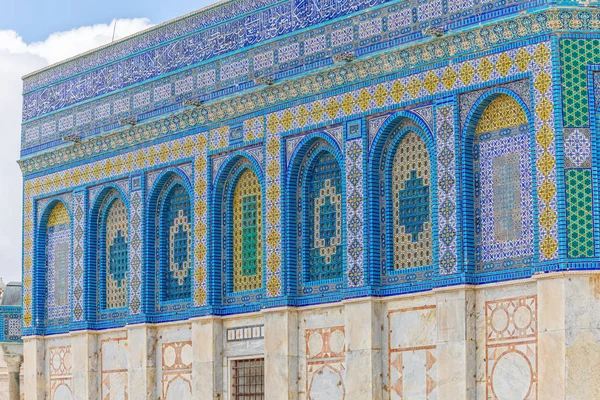 Dome of the Rock tiled mosaic wall — Stock Photo, Image