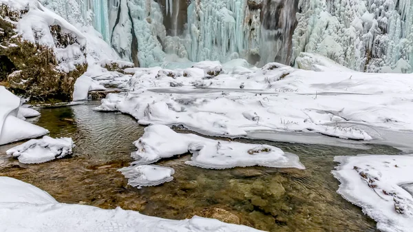 Plitvice lagos nevado invierno —  Fotos de Stock