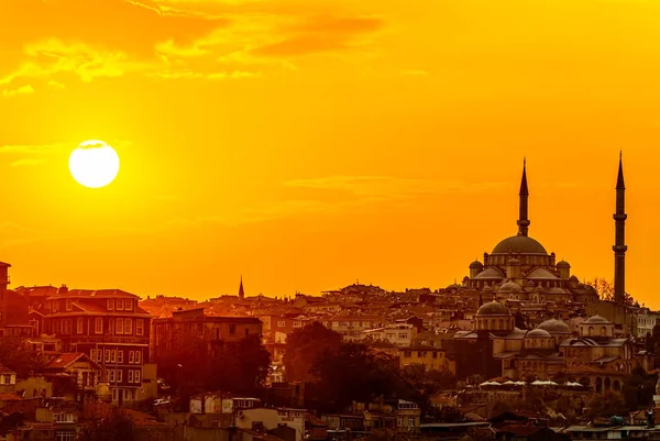 イスタンブールの夕日のパノラマ — ストック写真