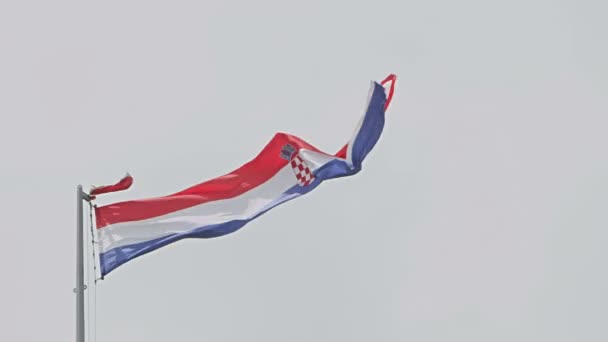 Bandeira croata em Knin — Vídeo de Stock