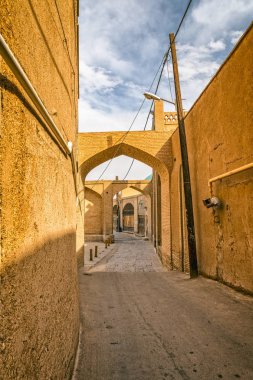 Yazd dar sokakta