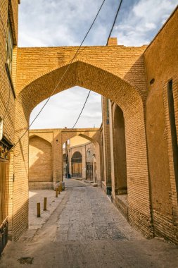 Yazd dar sokakta