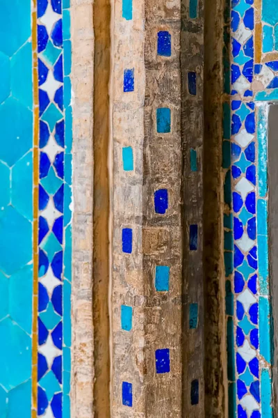 Carreaux colorés de la mosquée Yame — Photo