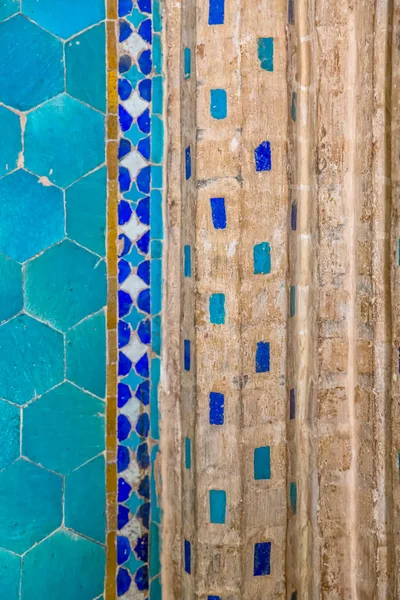 Kleurrijke tegels van de Yame moskee — Stockfoto