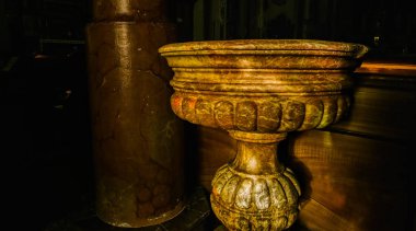 Saint Margherita kilisenin vaftiz yazı tipi