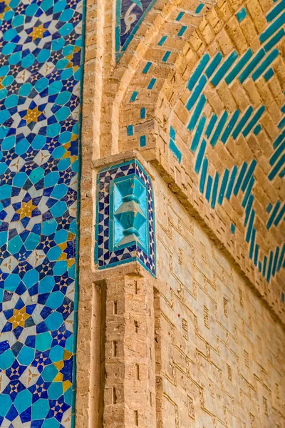 Coloridos azulejos de la mezquita Yame — Foto de Stock