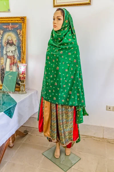 Zoroastrian woman clothing — Stock Photo, Image