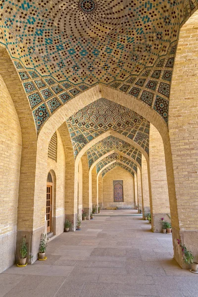 Nasir al-Mulk Mosque arcade hall vertical — Stock Photo, Image