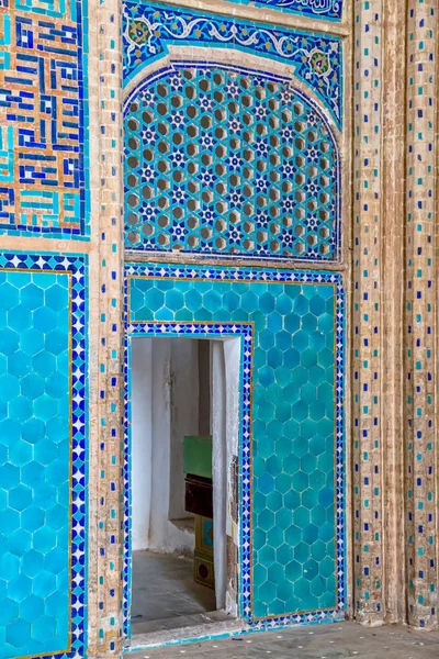 Intérieur coloré de la mosquée Yame — Photo