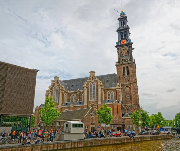 Amsterdam Westerkerk oude kerk in Prinsengracht straat — Stockfoto