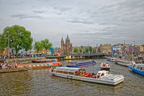 Amsterdam uitzicht vanaf centraal station Nederland — Stockfoto