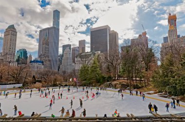 New York Buz patencileri Central Park'ta eğleniyor