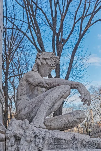 New York USS Maine National Monumento homem escultura — Fotografia de Stock