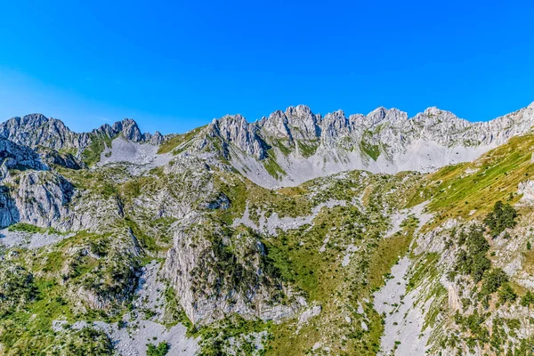Μαυροβούνιο βουνά ελικόπτερο Αεροφωτογραφία — Φωτογραφία Αρχείου