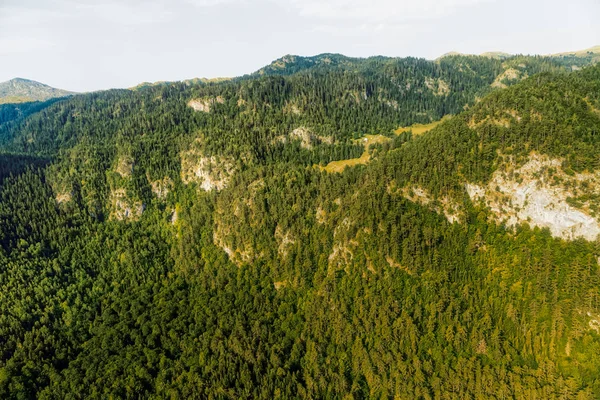 Montenegro bergen helikopter luchtfoto — Stockfoto
