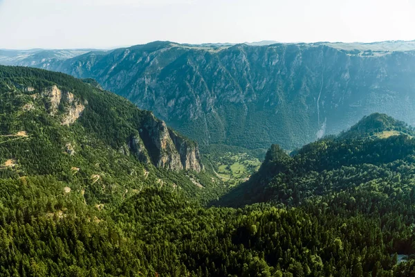 Montenegró hegyek helikopter a légi felvétel — Stock Fotó
