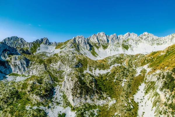 Hegyi helikopter légi kilátás — Stock Fotó