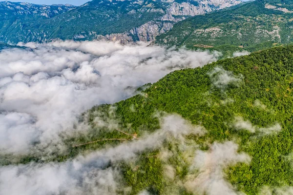 Montenegro bergen bij zonsopgang - luchtfoto — Stockfoto