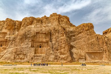 Nakş-rustam antik mezarlar