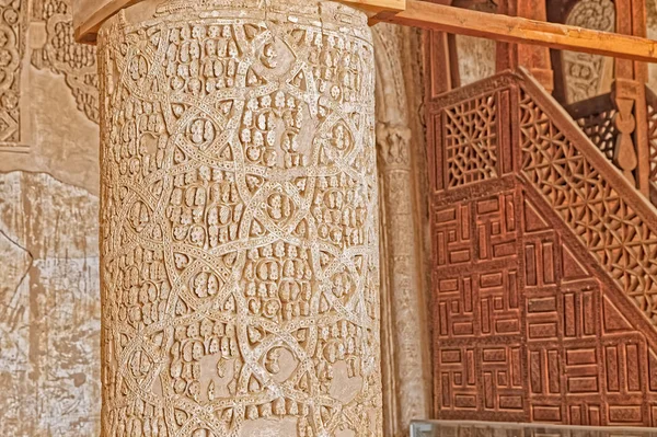 Eski camide minber — Stok fotoğraf