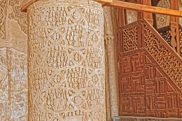 Minbar in old mosque — Stock Photo, Image