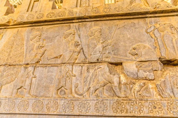 Persepolis hayvanlarla tarihsel İmparatorluğu'nun sakinleri — Stok fotoğraf