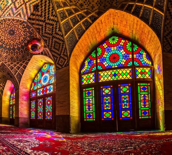 Ventanas de la mezquita Nasir Al-Mulk — Foto de Stock