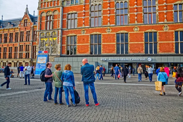 Amsterdam Centraal Station ingang centraal station Nederland — Stockfoto