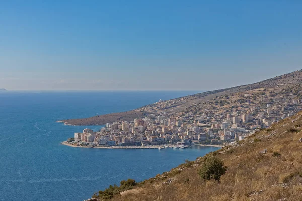 Panorama de Sarande cidade costeira na Albânia — Fotografia de Stock
