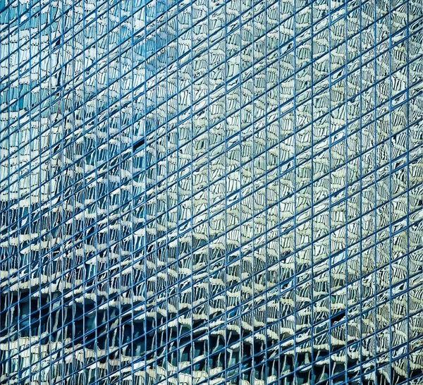 Janelas de vidro do edifício moderno — Fotografia de Stock