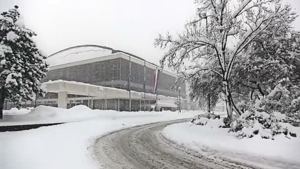 Сильный снег в Загребе, Хорватия — стоковое видео