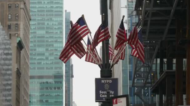 Bandeiras dos EUA em Nova York — Vídeo de Stock